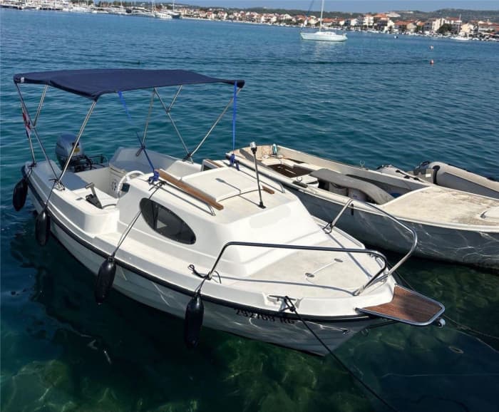 True Adriatic escape: 8h30 in the pristine beauty of Rogoznica