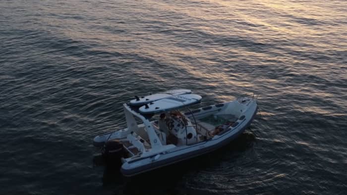Vier uur durende middagtocht naar zee vanuit Fornells: peddelen, snorkelen en lokale specialiteiten proeven
(BRANDSTOF INBEGREPEN)
€20 extra per passagier vanaf de zesde passagier.