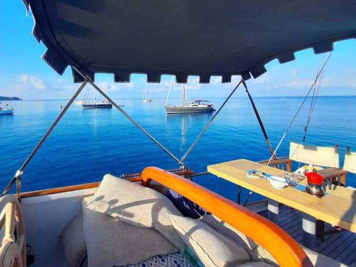 Ontdek Ibiza Noord vanuit Santa Eulalia tijdens een dagcruise