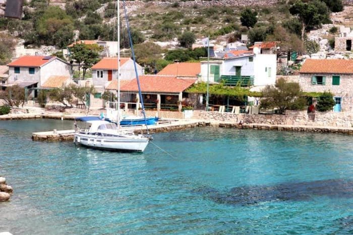 Panorama del mare di Sebenico: fortezze, tunnel e leggende