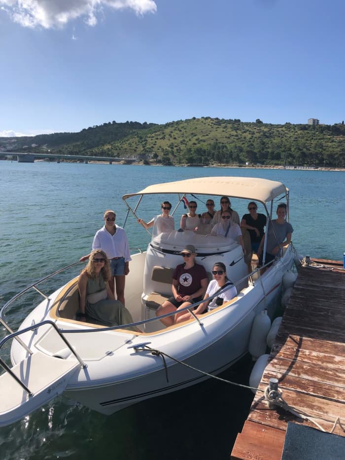 Excursión de medio día a la Laguna Azul y Maslinica