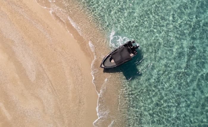 A legendary experience from 3 hours to 5 hours to discover the beaches of Zakynthos by motorboat