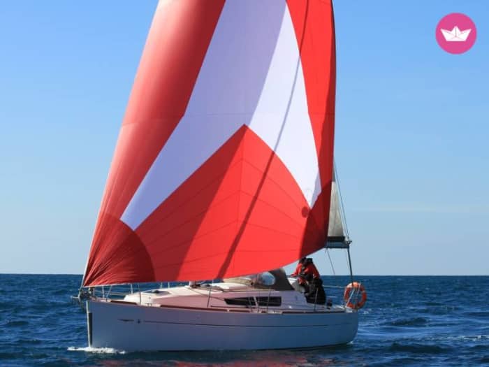 Enjoy a day of sailing in Alicante