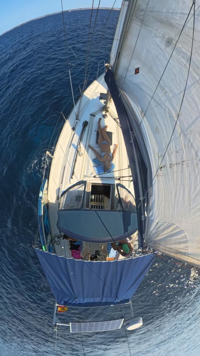eclipse in the middle of the sea
4-Hour Boat Tour from Colonia de Sant Jordi.
barco privado