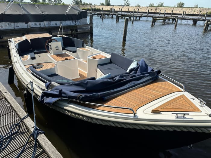 Half-day Loosdrechtse Plassen discovery: Your short escape on this Marinaut Gentle 710