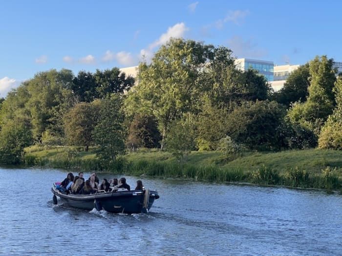 Prachtige vaartocht Utrechtse grachten sloep