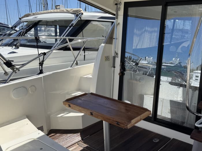 Genießen Sie 7 Stunden und 30 Minuten auf einem Motorboot, um Antibes zu erkunden.