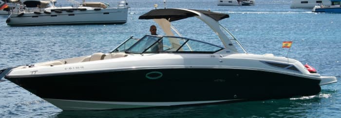 Escapada fácil em Palma de Maiorca: um passeio de barco a motor de 3h30.