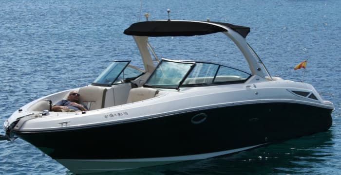Escapada fácil em Palma de Maiorca: um passeio de barco a motor de 3h30.