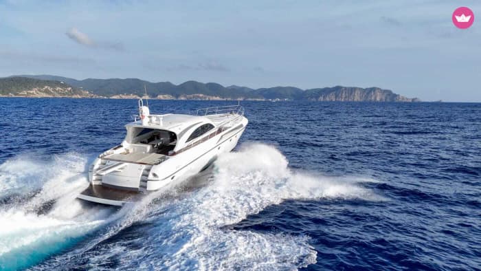 Ibiza en pleine effervescence : soleil, vitesse et escapades à Formentera