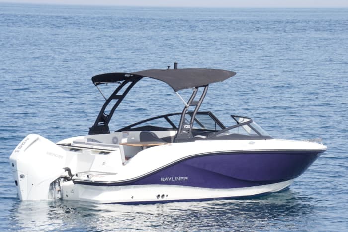 Location de bateau de 4 heures avec 1 heure d'activités nautiques incluses ! 💦 Bouée tractée et wakeboard :)