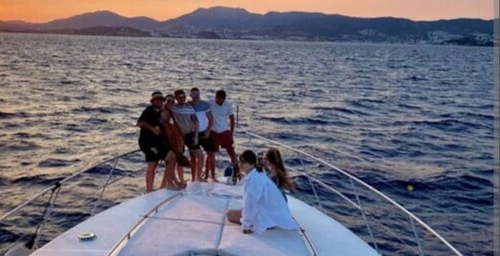 Beleef de baaien van Bodrum met een jacht – zwemmen en ontdekken