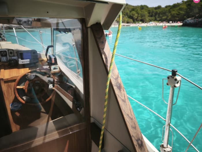 Experience Visit the most famous coves of Menorca in just 2 hours
