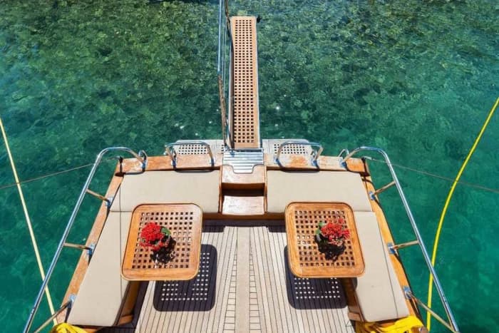 Segeln Sie mit den Göttern: Entdecken Sie Spetses an einem Tag mit dem Motorboot
