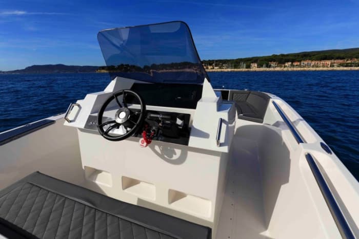 Vivre au rythme des vagues : une escapade d'une demi-journée à Anglet à bord d'un bateau à moteur