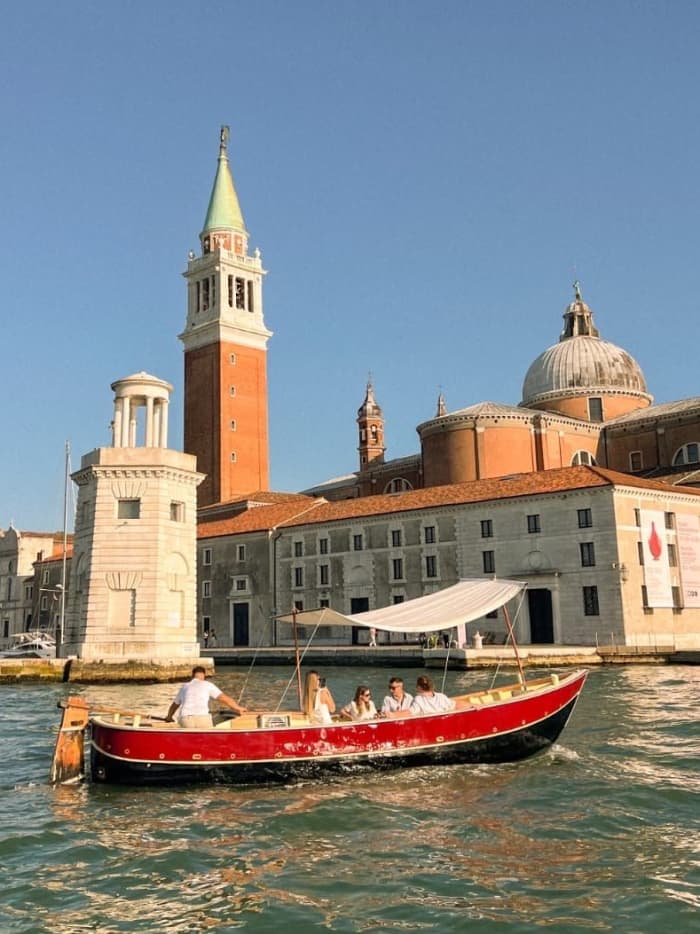 Venetian Magic: Island Tour aboard Tortuga