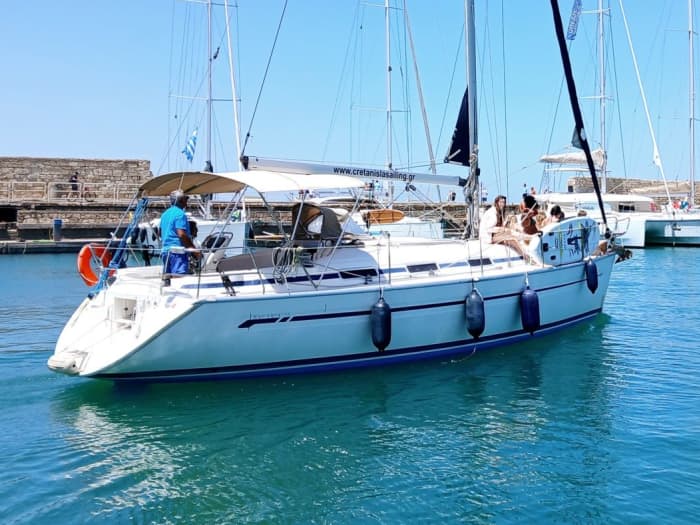 Private Morning Sailboat Escape to Dia Island with Private Chef – Swim, Dine and Explore