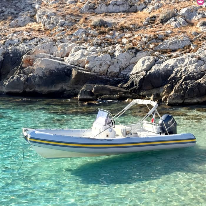 ☀️ Sortie mer 4h ou 8h • Criques & eaux turquoise • Carburant inclus