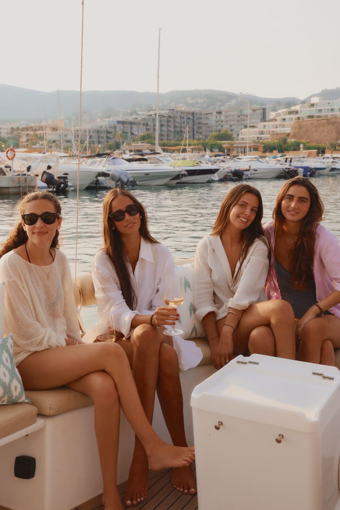 Sail into the Sunset – Quiet Cruise from Puerto Portals