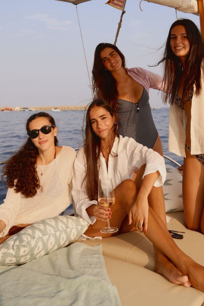 Sail into the Sunset – Quiet Cruise from Puerto Portals