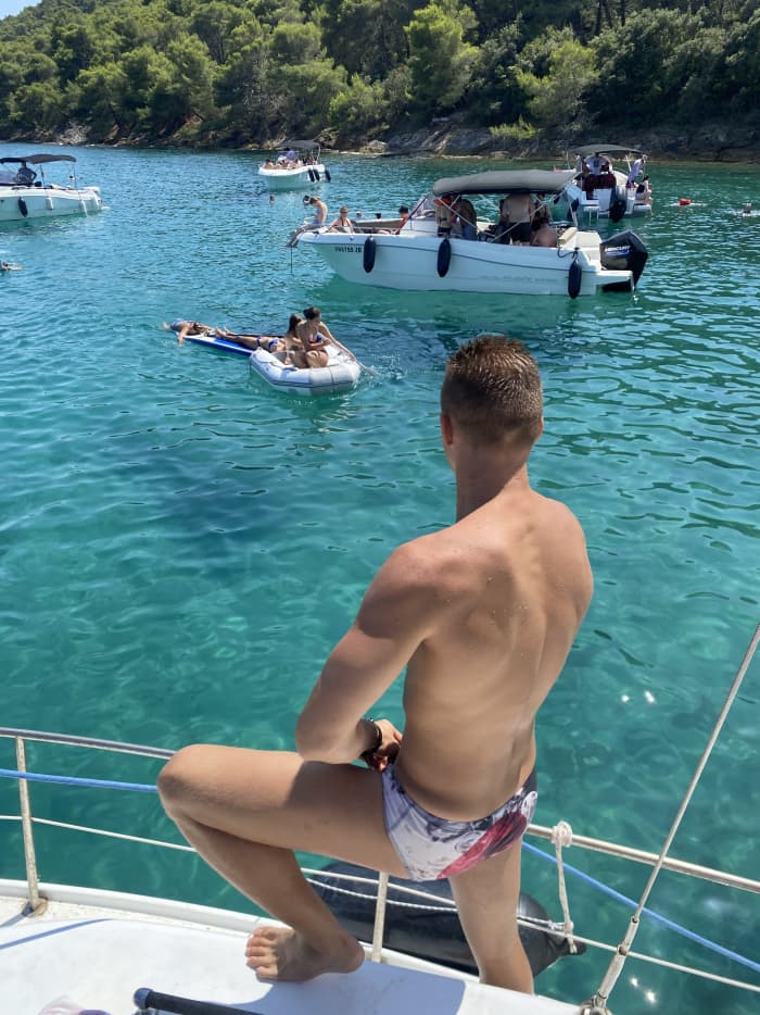 Navega, nada y explora: Aventura de medio día desde Zadar