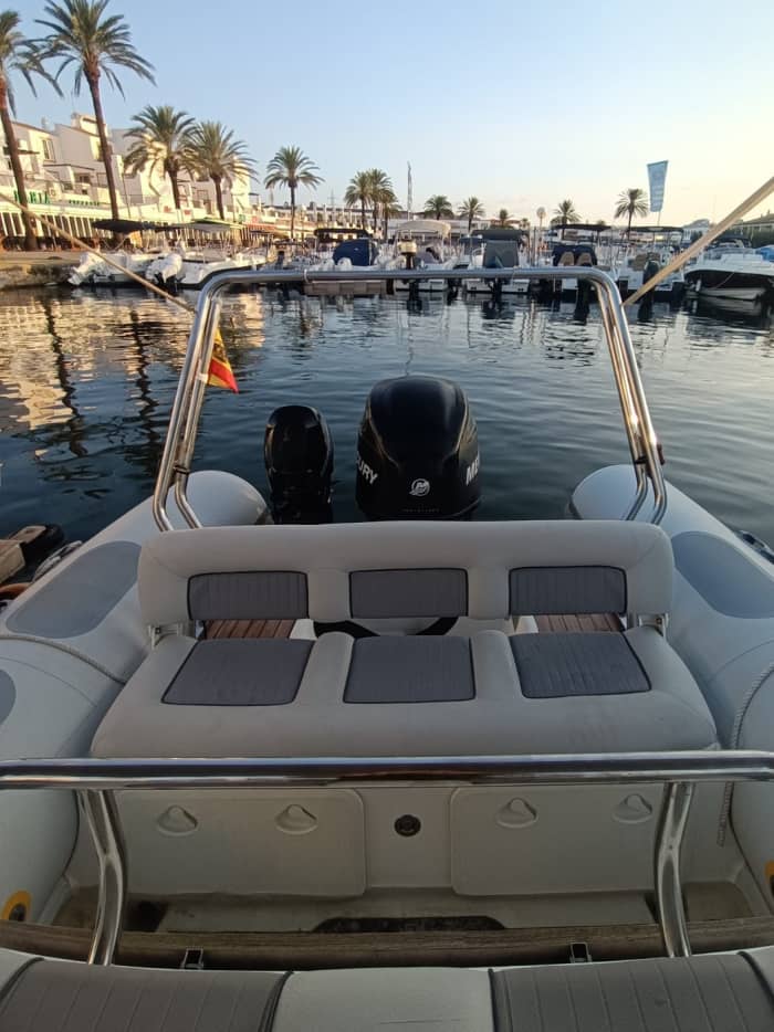 Your day in Menorca: Rent a motorboat for 8h of discovery