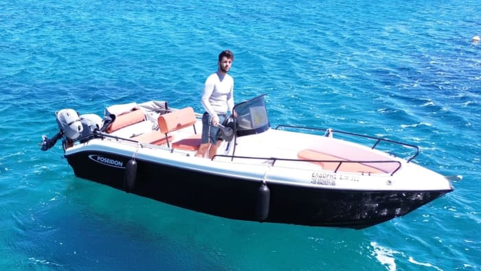 Full-Day Motorboat Tour 🌊
Discover the hidden beauty of the Port of Milos—crystal waters, secret caves, and unforgettable coastal views, all in one incredible day.