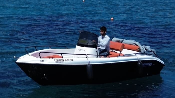 Full-Day Motorboat Tour 🌊
Discover the hidden beauty of the Port of Milos—crystal waters, secret caves, and unforgettable coastal views, all in one incredible day.