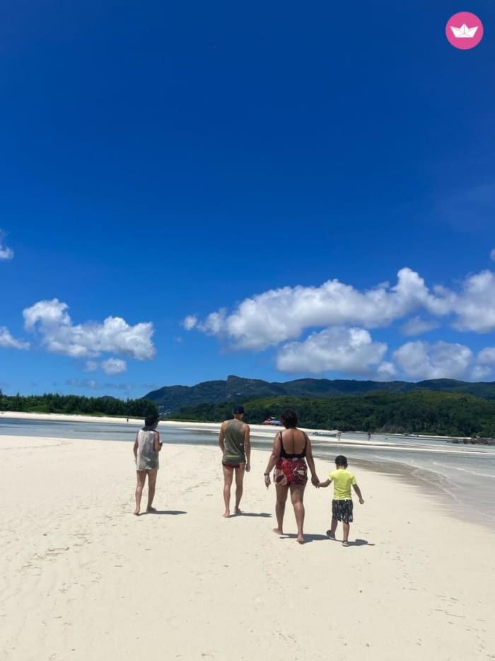 4-uur durende snorkeltocht – zwemmen met schildpadden en roggen op de Seychellen