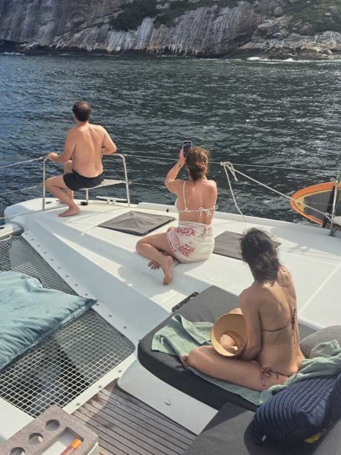 8-stündige Luxus-Katamaran-Tour in Rio – Individuelle Route & Modernes Segelerlebnis