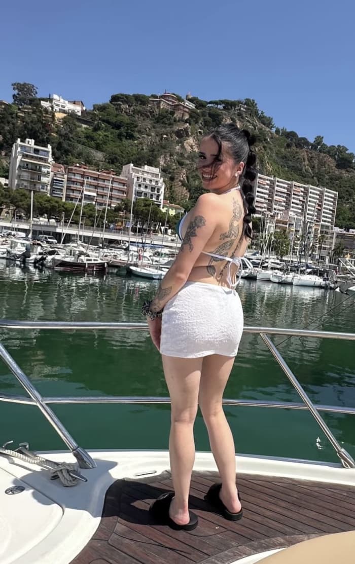 Pasa 8 horas en las cálidas aguas de Blanes.