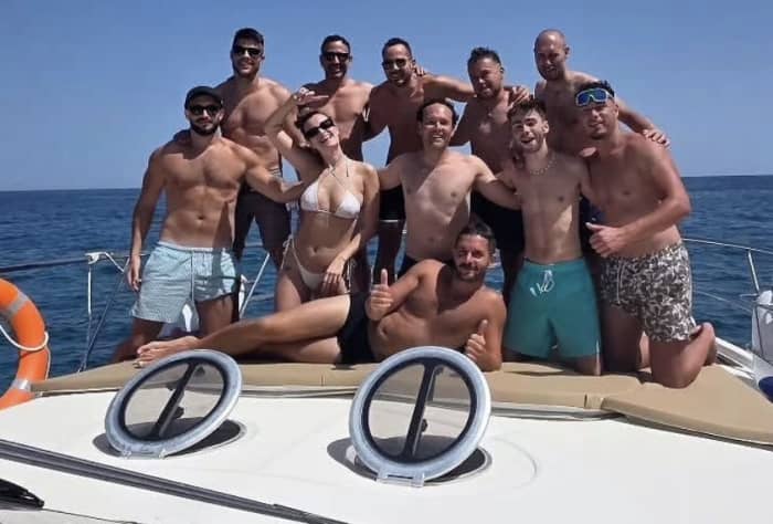 Pasa 8 horas en las cálidas aguas de Blanes.
