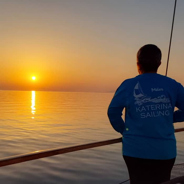 Sunrise Sailing & Serenity Tour – Milos by Morning Light