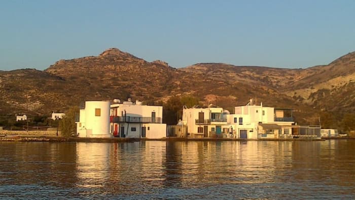 Sunrise Sailing & Serenity Tour – Milos by Morning Light