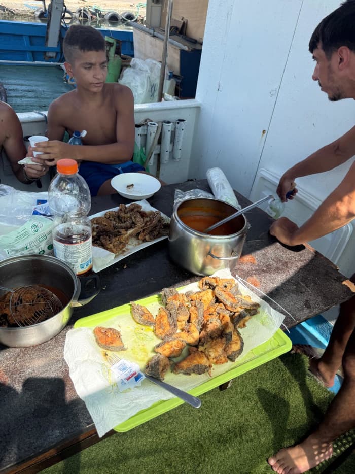 Baaien in Cagliari & lunch op de boot