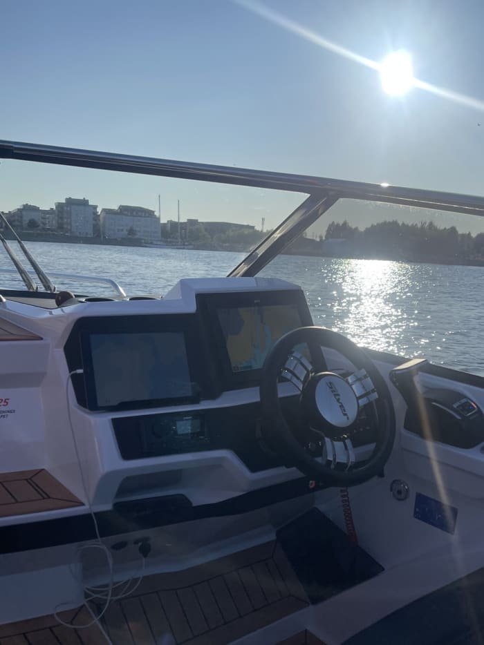 4 Stunden Zeit, Stockholm mit dem Motorboot zu erkunden