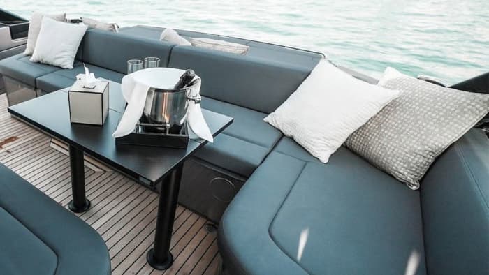 Prywatna wycieczka morska z dedykowanym sternikiem | Jednodniowa wycieczka jachtem klasy premium Pershing 5X – Saint-Tropez, Pampelonne i Cap Taillat | Szampan, paddleboarding, nurkowanie z rurką, skuter podwodny