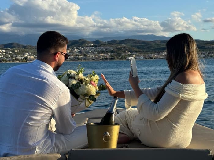 Croisière privée de 4 heures au coucher du soleil sur l'île de Thodorou