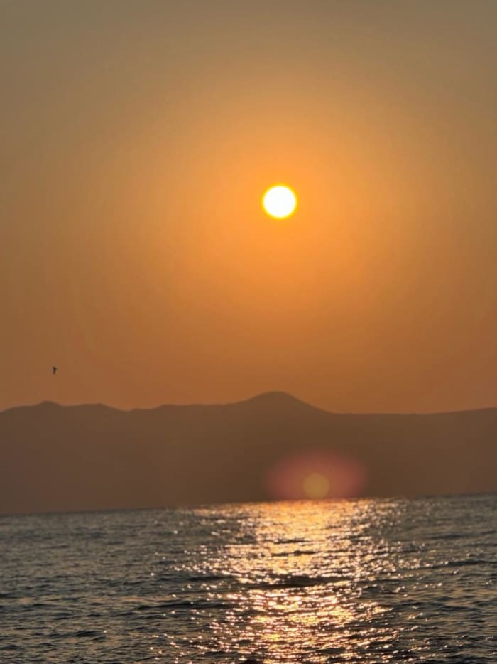 Croisière privée de 4 heures au coucher du soleil sur l'île de Thodorou
