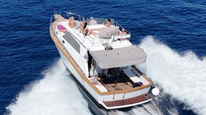 Easy Dubrovnik getaway: A 4hour boat trip on a motorboat