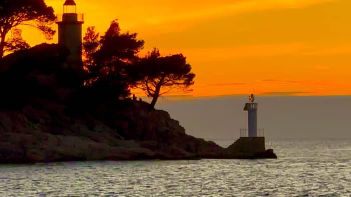 DOLPHIN WATCHING SUNSET PRIVATE BOAT TOUR FROM PULA