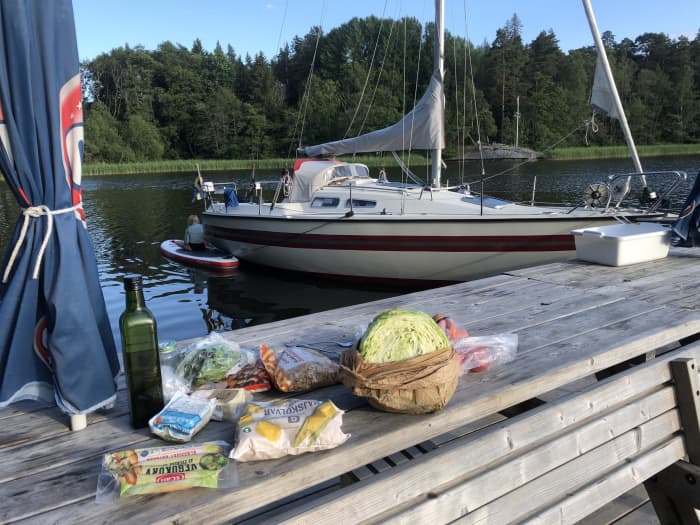 El ritmo de Bromma: Momentos inolvidables en un velero.