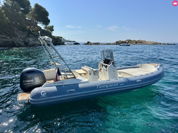 4h d'évasion vers des eaux cristallines, des criques cachées et des sensations fortes sur la côte