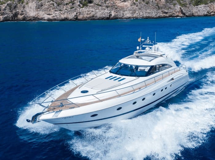 Eine maßgeschneiderte Ibiza-Reise: Ein magischer Tag auf einer Motoryacht