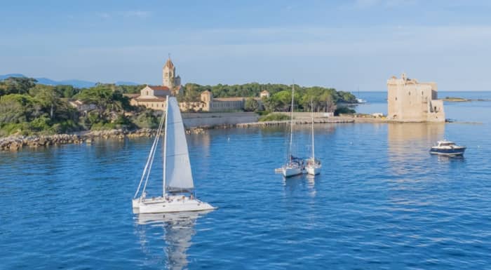 Półdniowy rejs katamaranem do Zatoki Cannes i Wysp Lérins z Mandelieu-la-Napoule