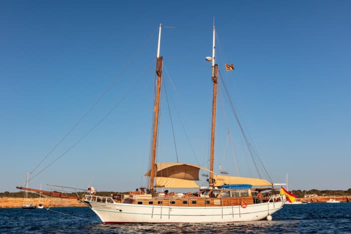 6 ore di sole e acque turchesi intorno a Formentera