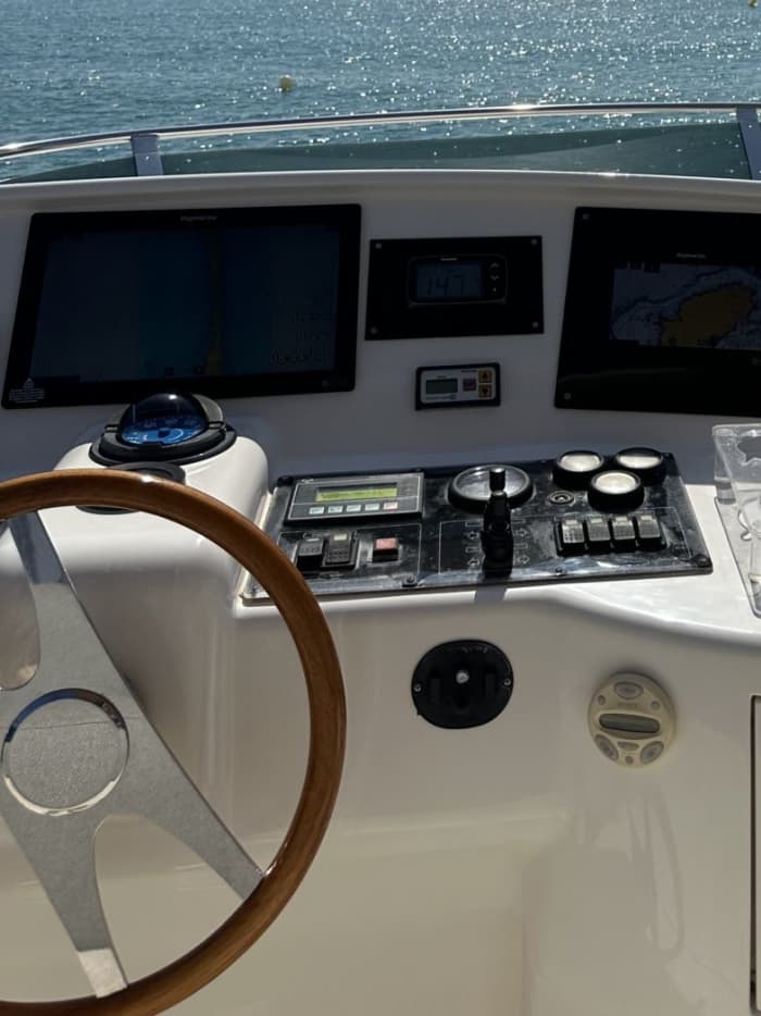 Ibiza Yacht-Erlebnis: Entdecken Sie versteckte Buchten
