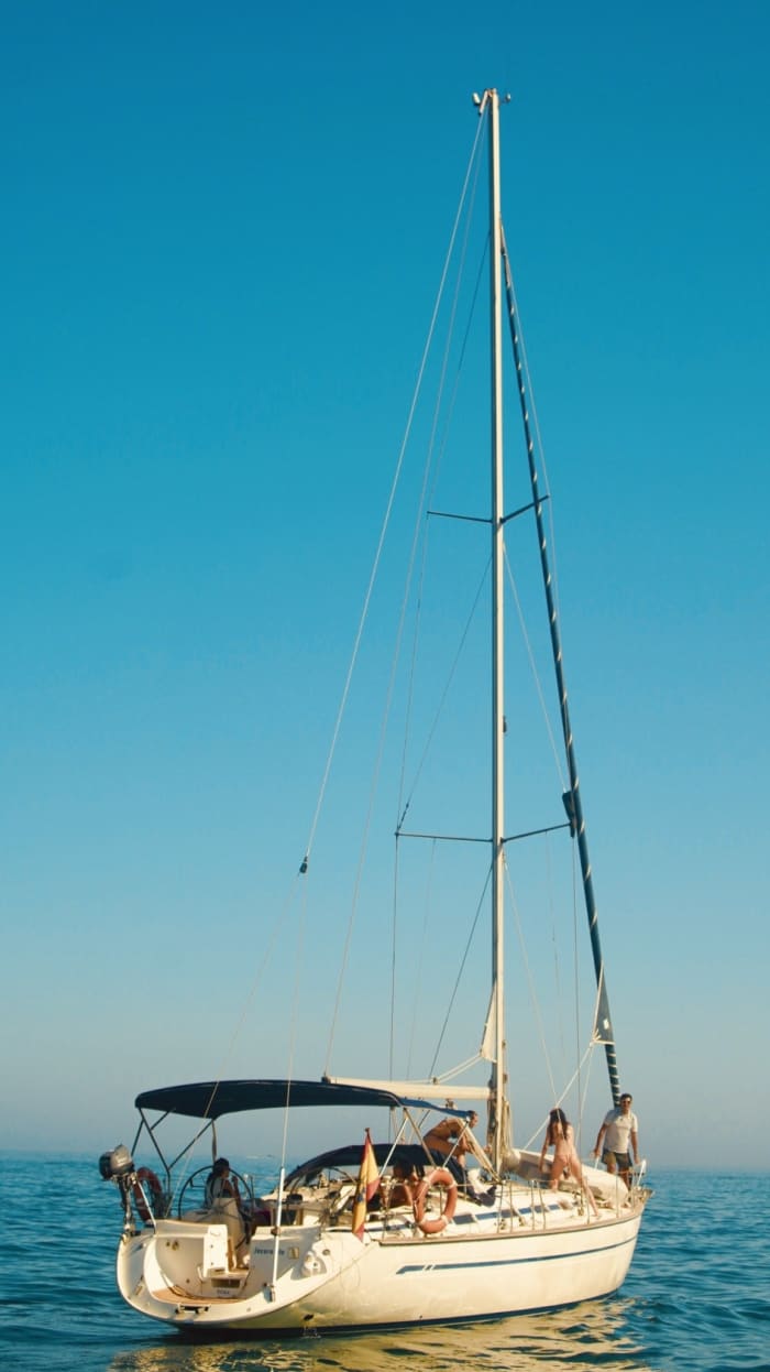 Découvrez Sotogrande lors d'une excursion en voilier d'une journée.