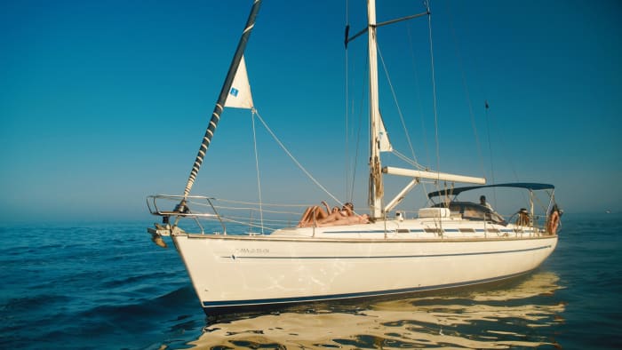 Découvrez Sotogrande lors d'une excursion en voilier d'une journée.