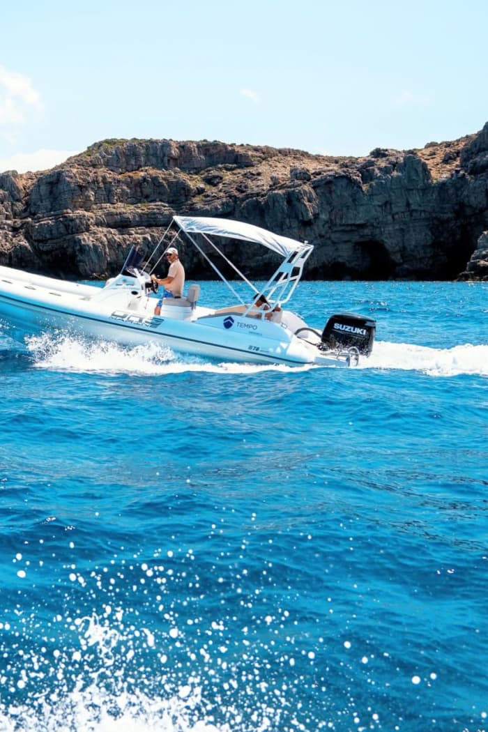 78.1 - Sunset and sunset cruise through hidden coves of the north.